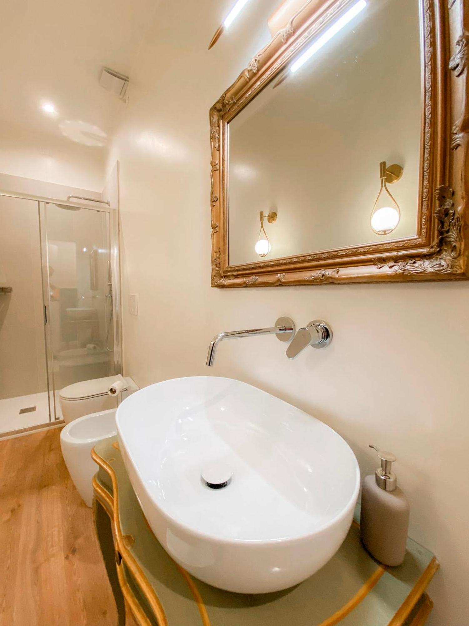 San Polo Luxury Suites In Венеция Экстерьер фото