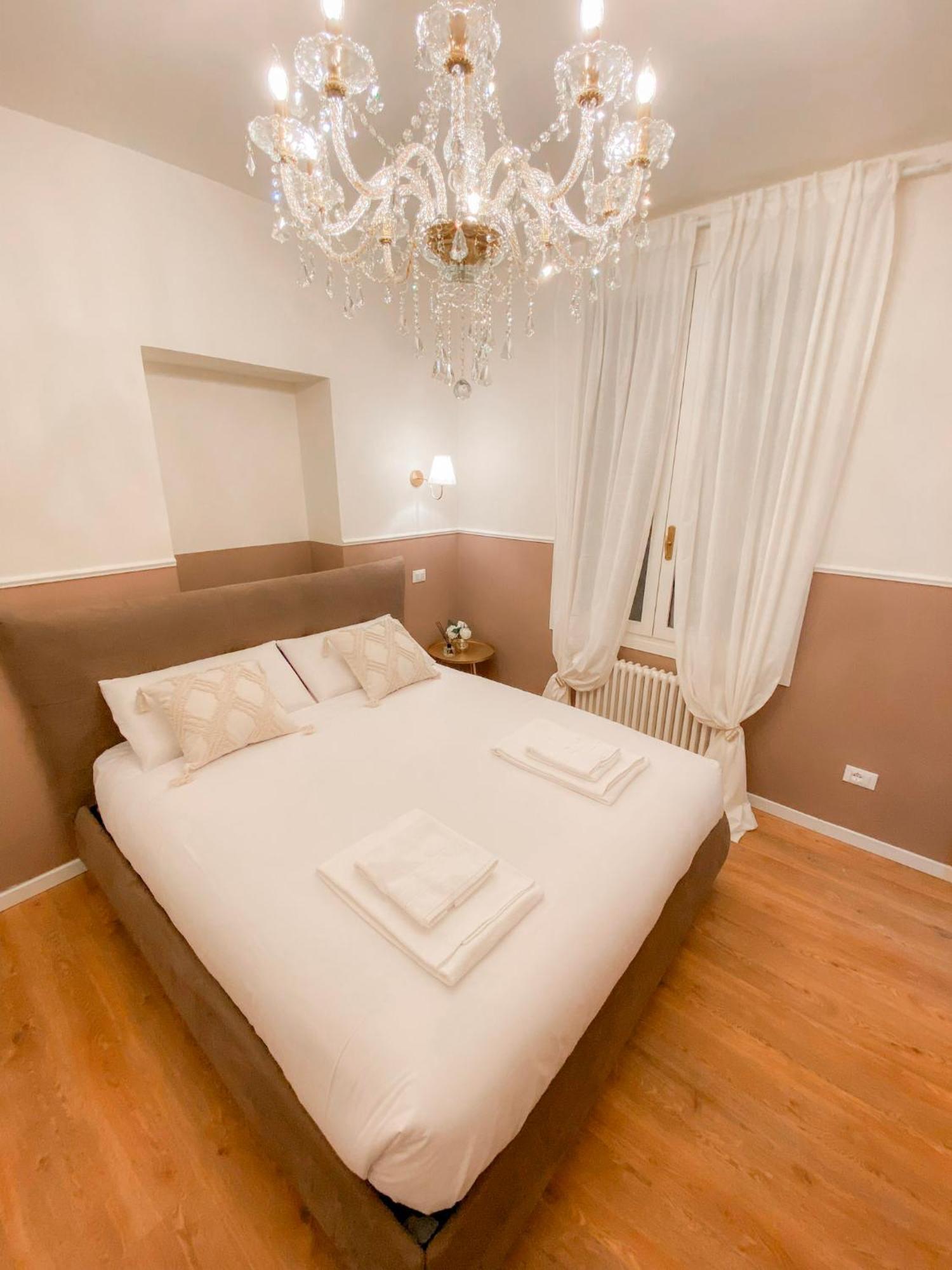 San Polo Luxury Suites In Венеция Экстерьер фото